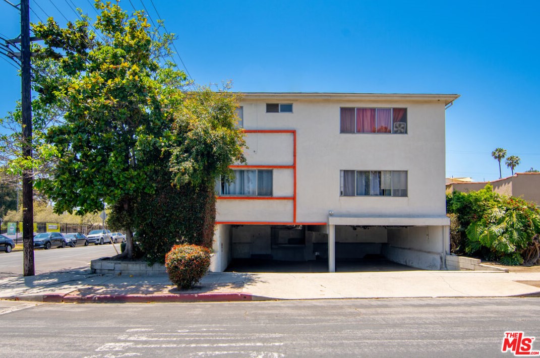 11755 Nebraska Ave, Los Angeles, CA 90025-1881