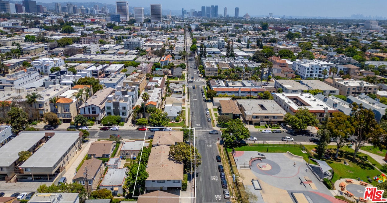 11755 Nebraska Ave, Los Angeles CA  90025-1881 exterior