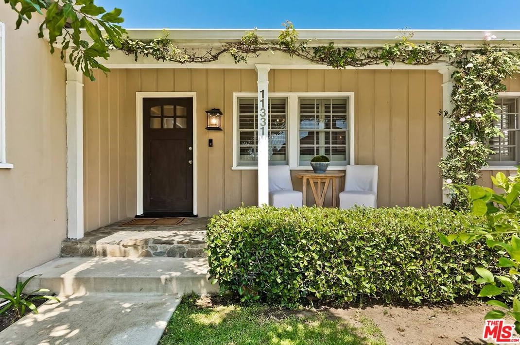 11331 Elderwood St, Los Angeles, CA 90049-3030