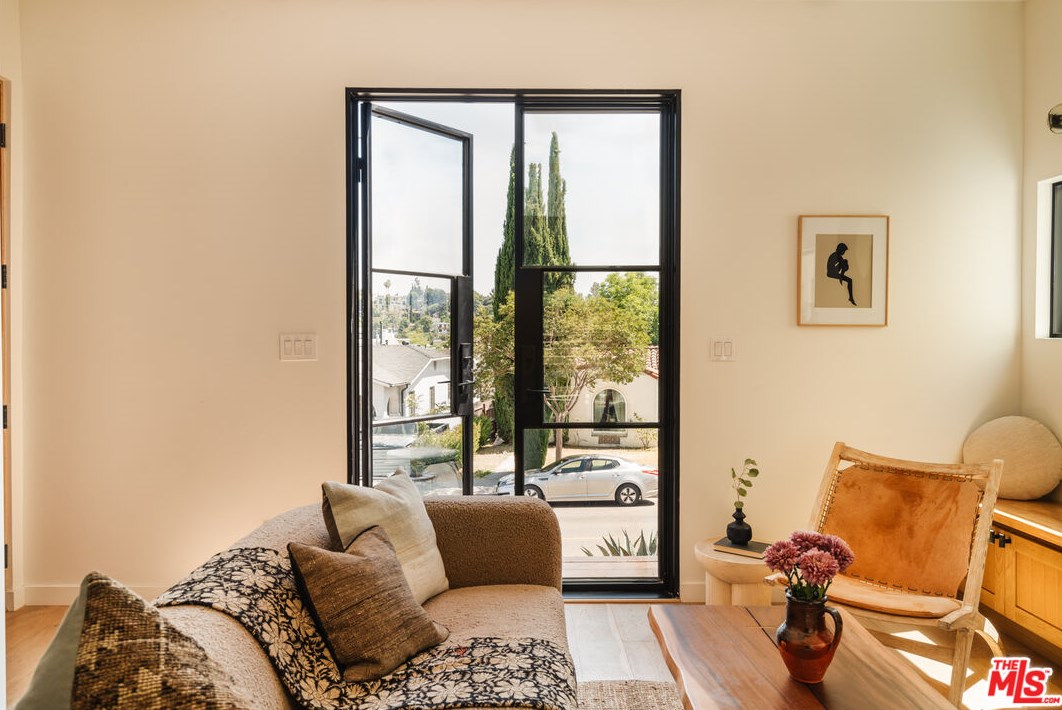 6017 Meridian St, Los Angeles CA  90042-2751 exterior