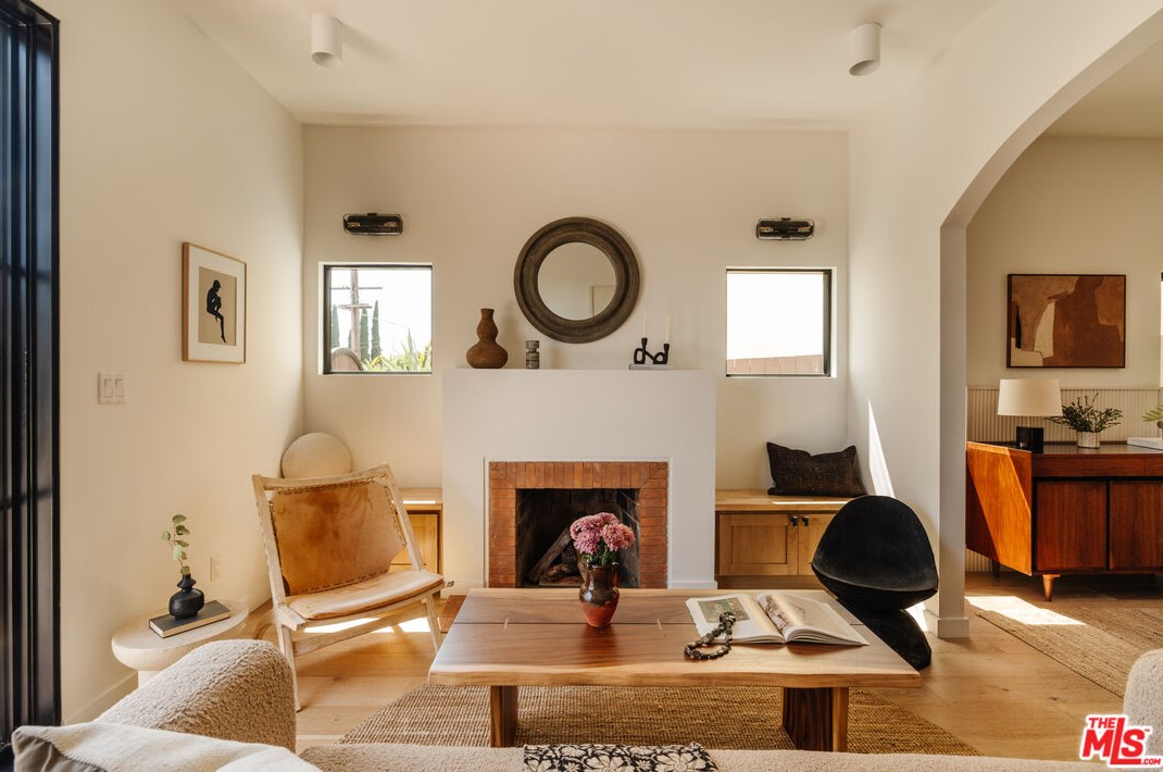 6017 Meridian St, Los Angeles CA  90042-2751 exterior