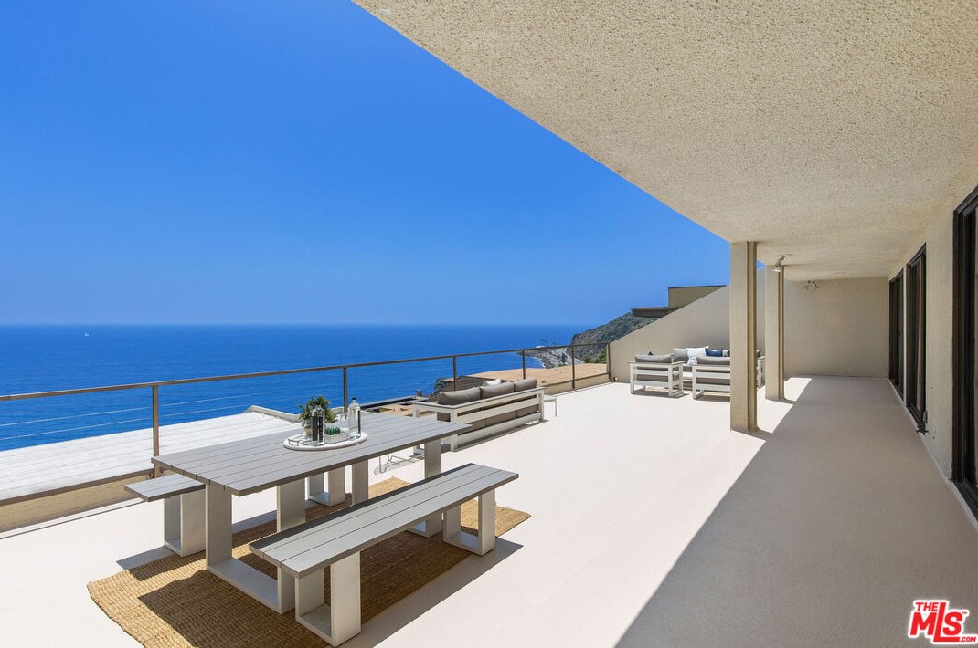 18057 Coastline Dr #6, Malibu, CA 90265