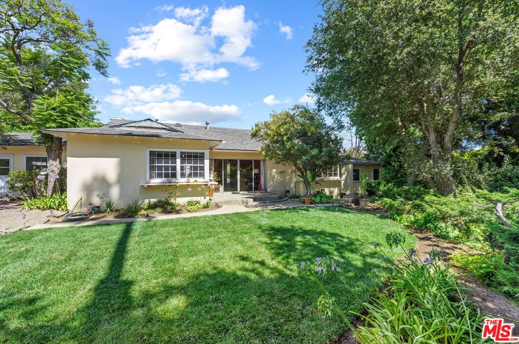 1101 Casiano Rd, Los Angeles CA  90077-1522 exterior