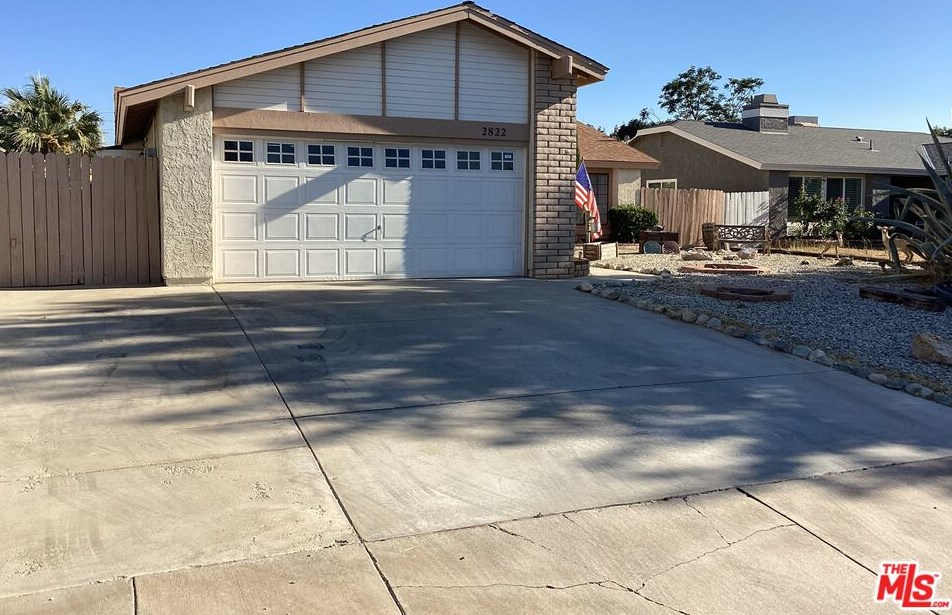 2822 Avenue, Palmdale, CA 93551-2426