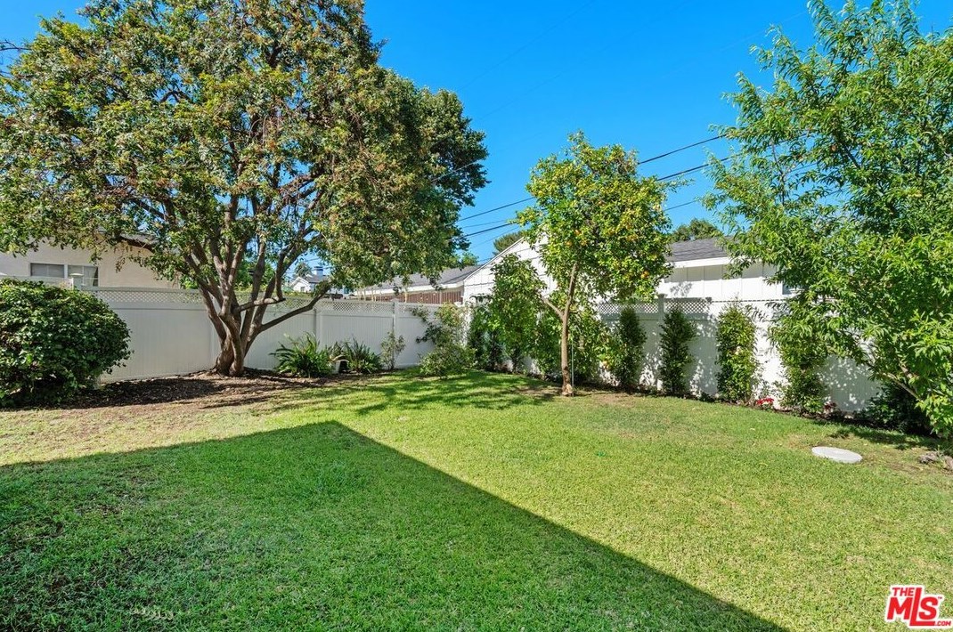 4802 Lemona Ave, Van Nuys, CA 91403