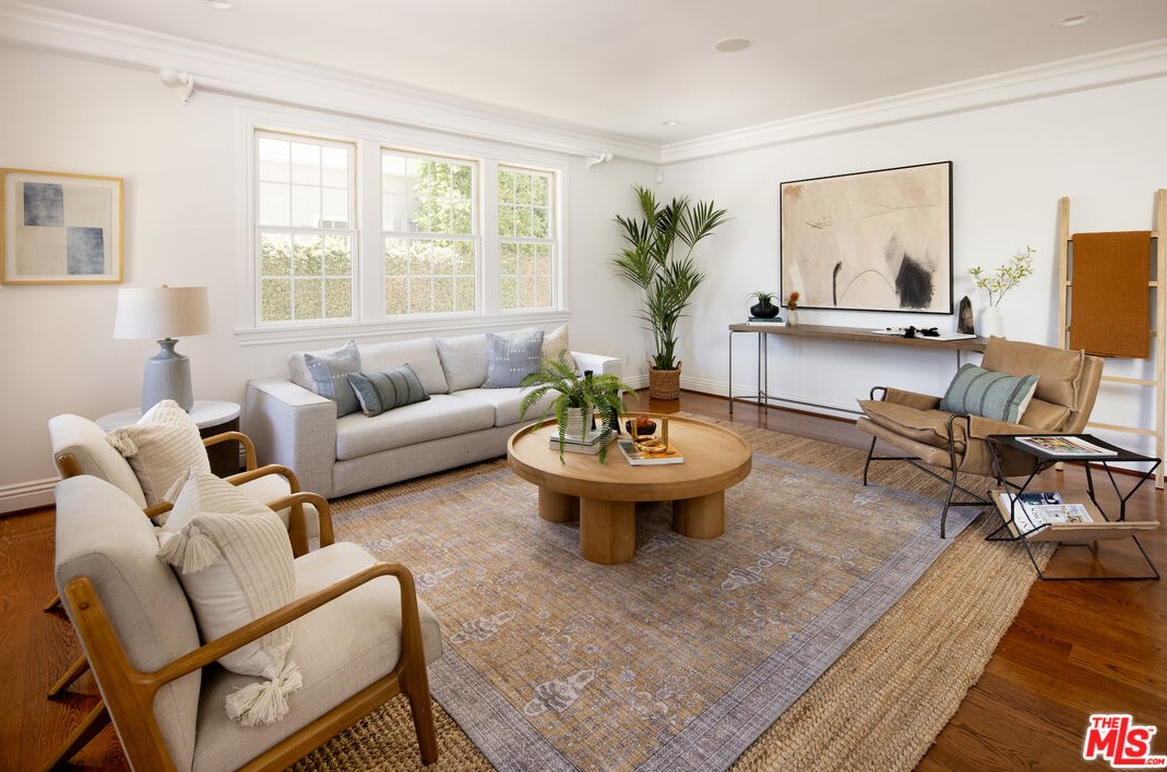 3617 Barry Ave, Los Angeles, CA 90066-3201