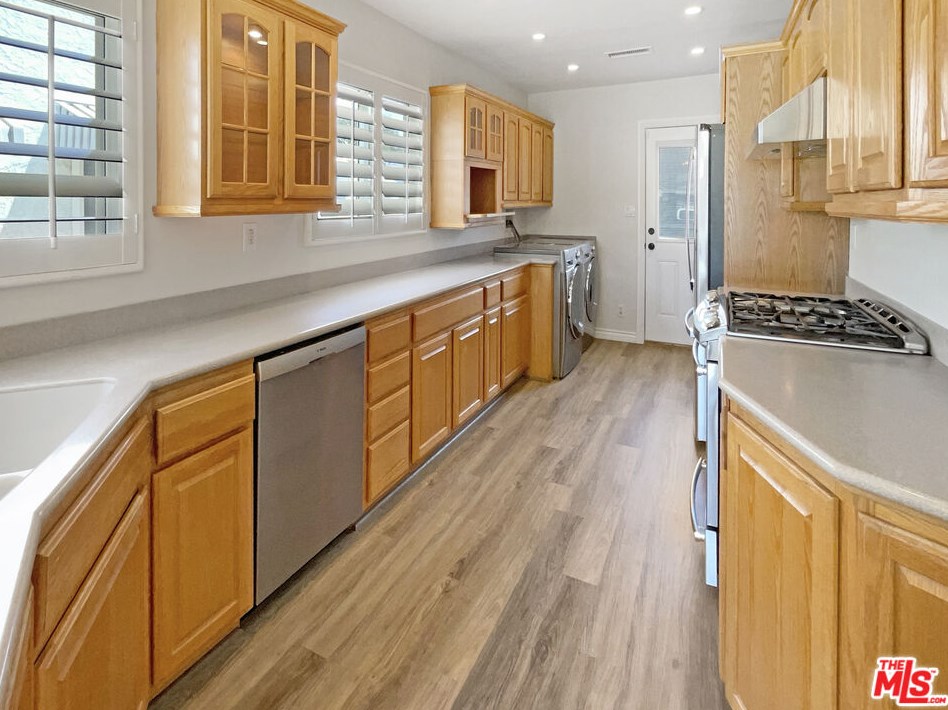 4426 Hackett Ave, Lakewood, CA 90713-2947