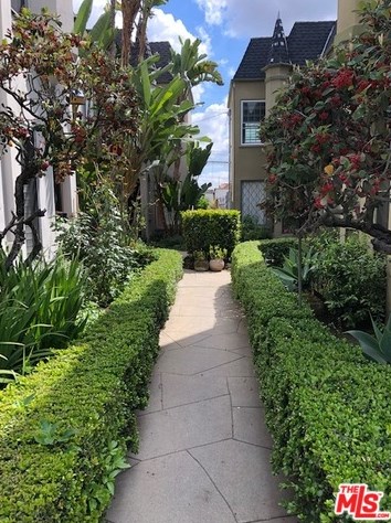1280 Citrus Ave, Los Angeles CA  90019-1147 exterior