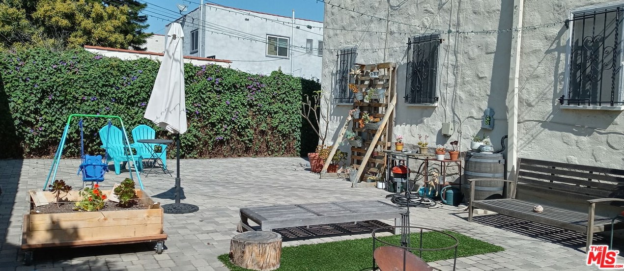 337 Spaulding Ave, Los Angeles CA  90036-2234 exterior