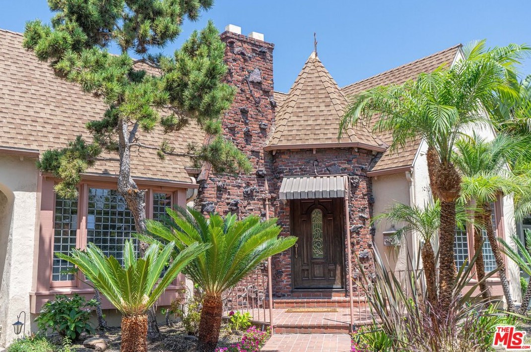 1073 Hi Point St, Los Angeles, CA 90035-2607