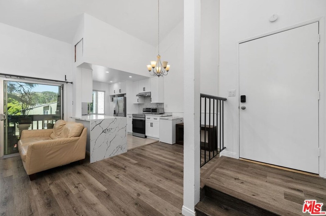 2309 Summertime Ln, Los Angeles, CA 90230