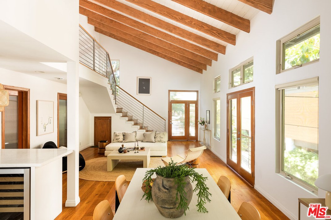 9831 Portola Dr, Beverly Hills, CA 90210
