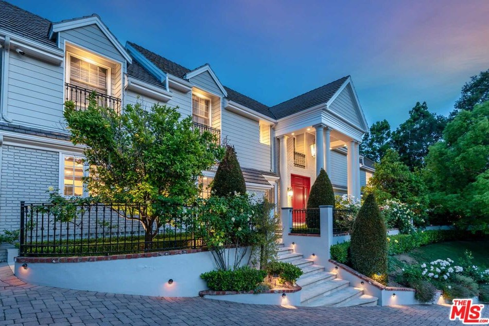 16016 Woodvale Rd, Van Nuys, CA 91436-3447