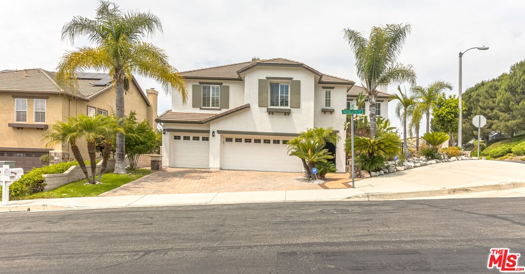 1581 W Nicklaus Ave, La Habra, CA 90631