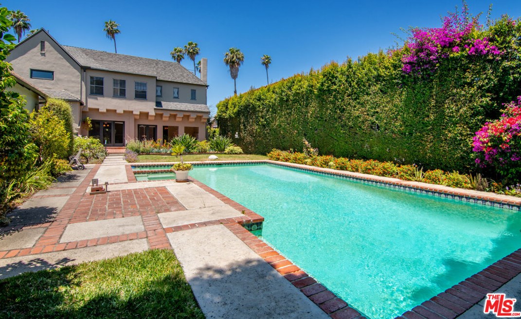 426 Highland Ave, Los Angeles CA  90036-3531 exterior