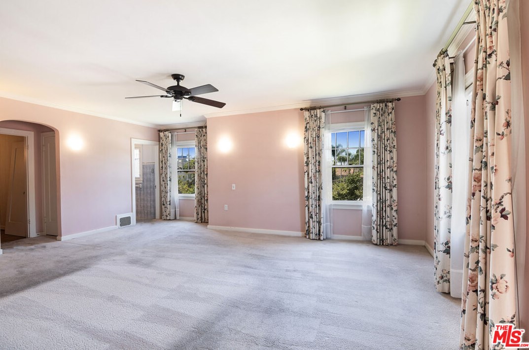 426 Highland Ave, Los Angeles CA  90036-3531 exterior