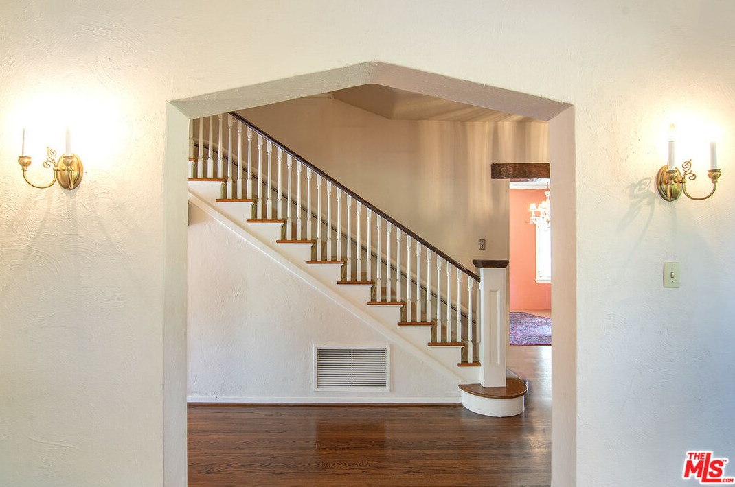 426 Highland Ave, Los Angeles CA  90036-3531 exterior
