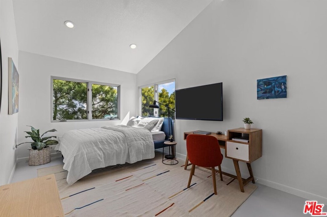 2655 31st St, Santa Monica CA  90405-3012 exterior