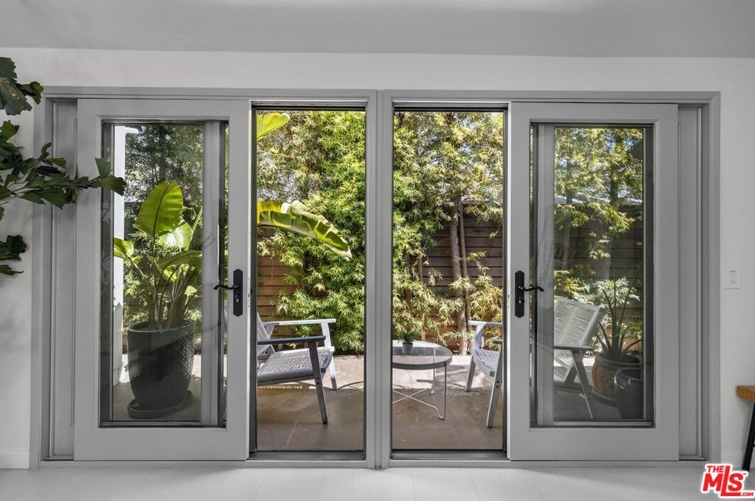 2655 31st St, Santa Monica CA  90405-3012 exterior
