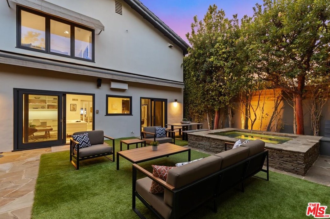 2655 31st St, Santa Monica CA  90405-3012 exterior