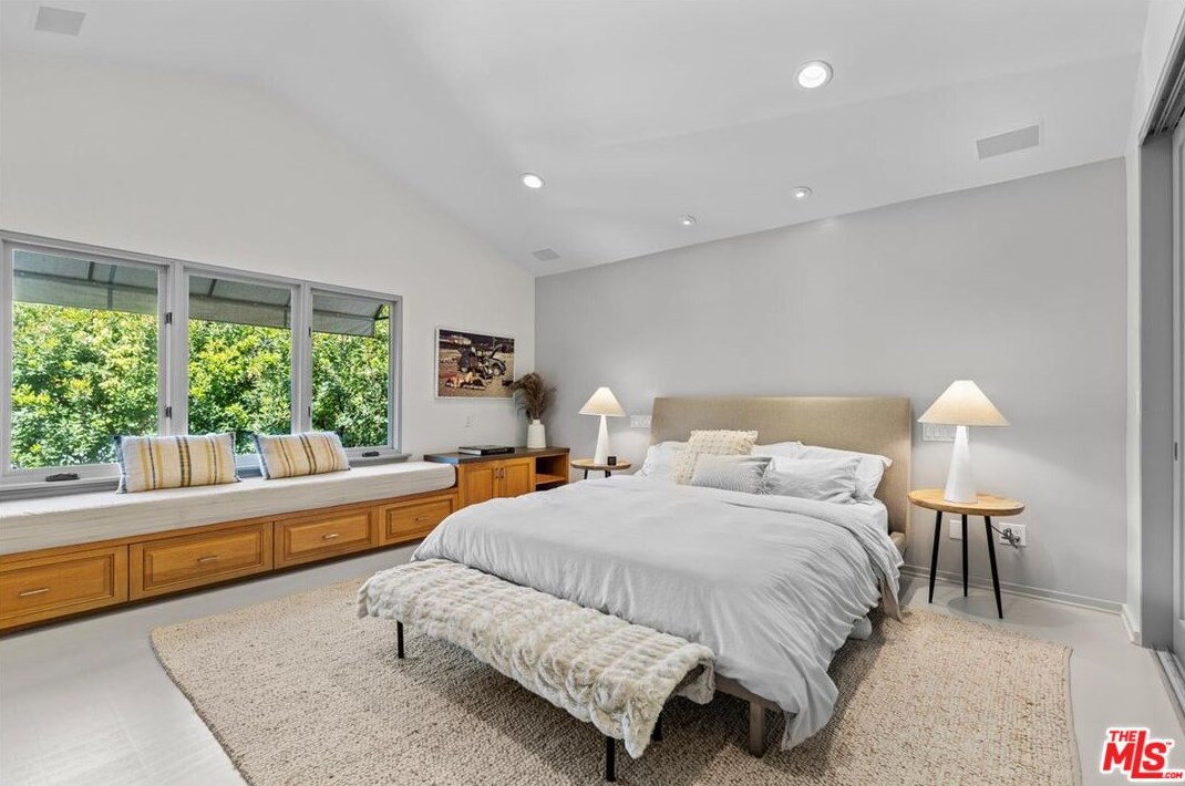 2655 31st St, Santa Monica CA  90405-3012 exterior