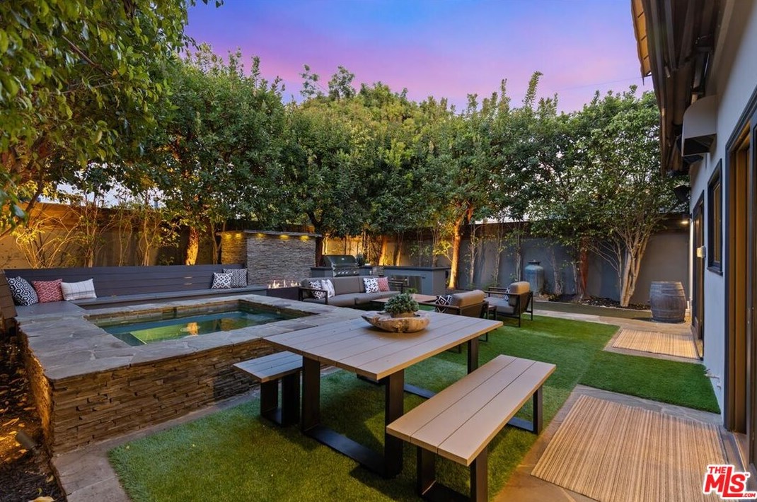 2655 31st St, Santa Monica CA  90405-3012 exterior