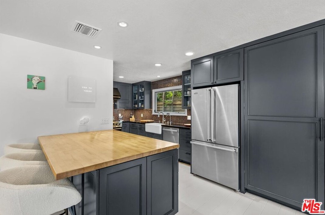 2655 31st St, Santa Monica CA  90405-3012 exterior