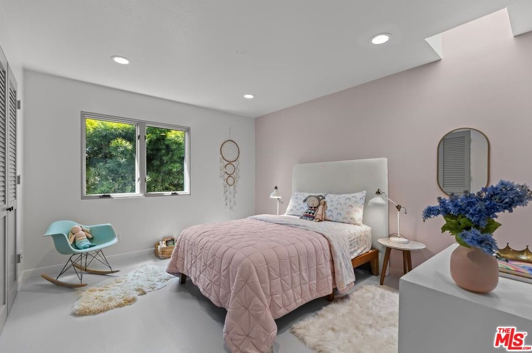 2655 31st St, Santa Monica CA  90405-3012 exterior