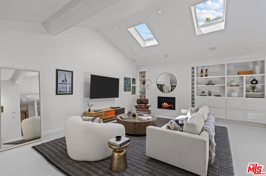 2655 31st St, Santa Monica CA  90405-3012 exterior