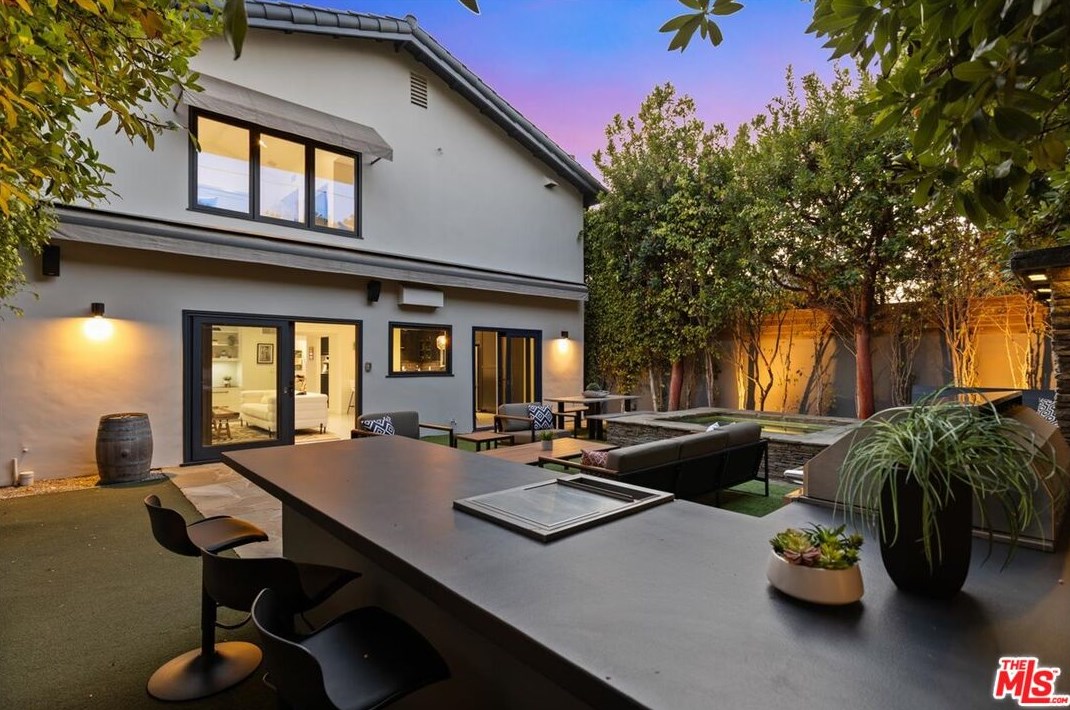 2655 31st St, Santa Monica CA  90405-3012 exterior