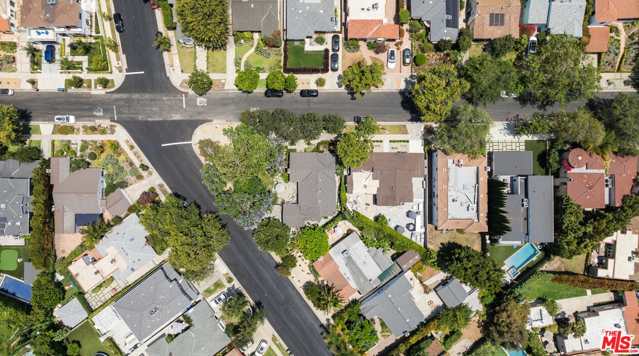 2107 Fox Hills Dr, Los Angeles CA  90025-6004 exterior