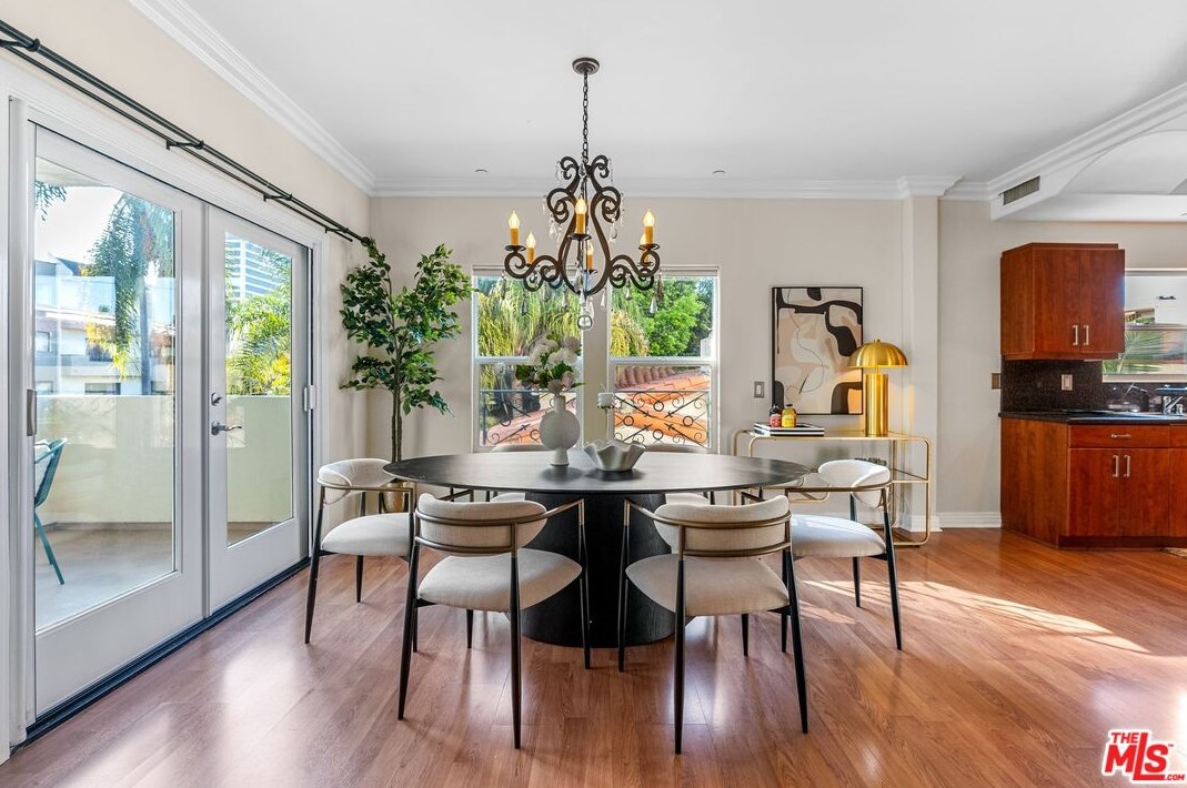 1862 Bentley Ave, Los Angeles CA  90025-4372 exterior