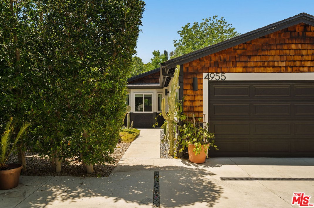 4955 Aldama St, Los Angeles, CA 90042-3112