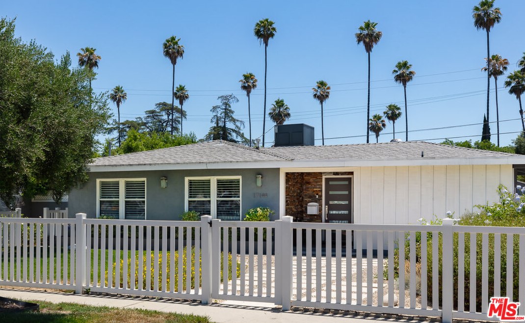 17144 Cantlay St, Van Nuys, CA 91406
