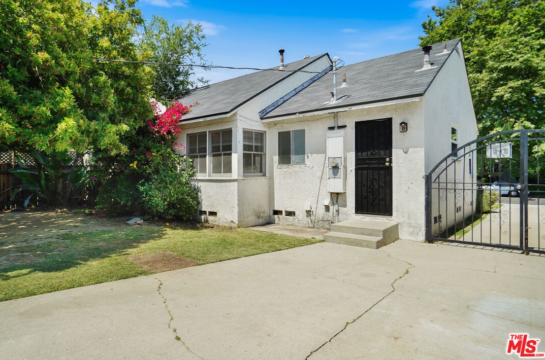 2739 Midvale Ave, Los Angeles CA  90064-4215 exterior