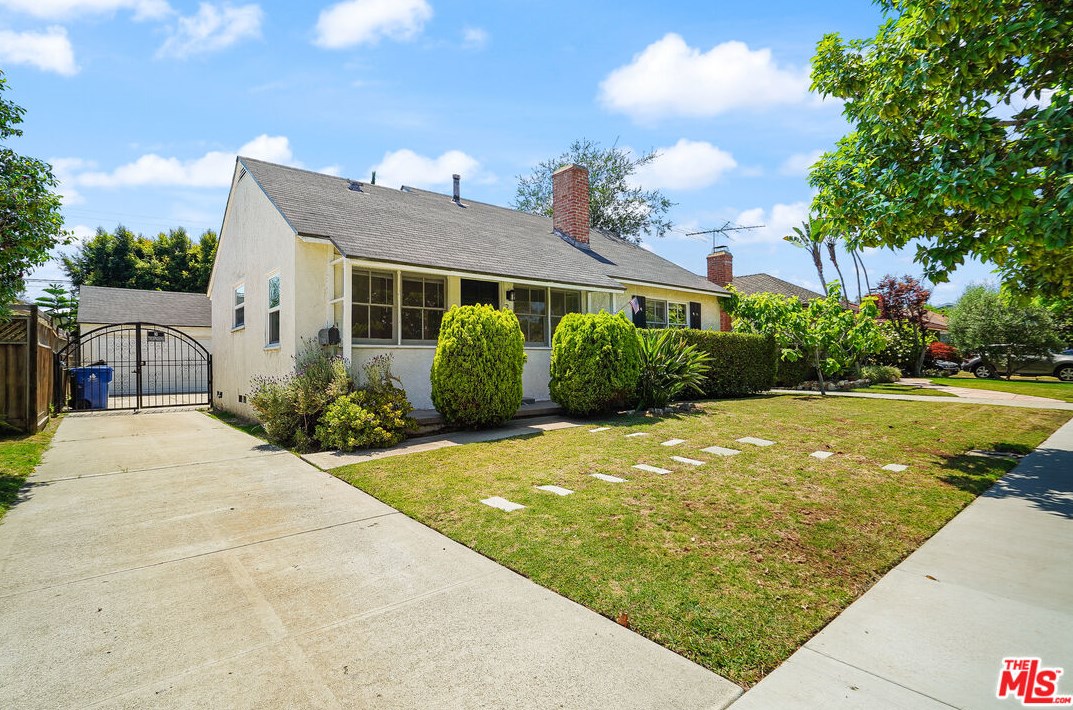 2739 Midvale Ave, Los Angeles CA  90064-4215 exterior