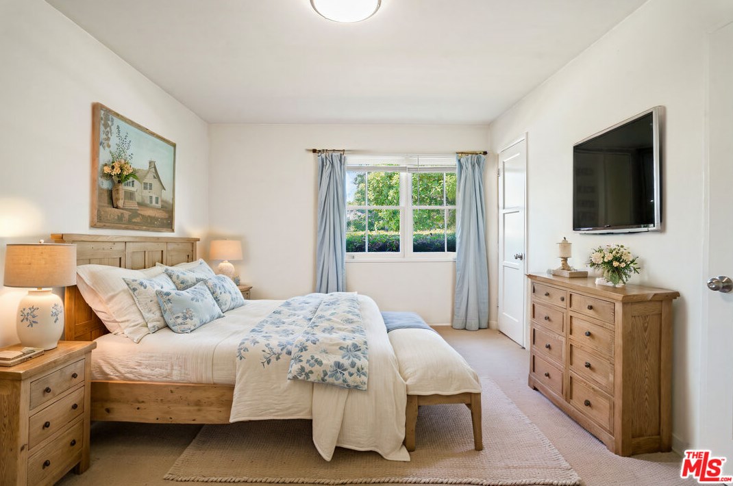 2739 Midvale Ave, Los Angeles CA  90064-4215 exterior