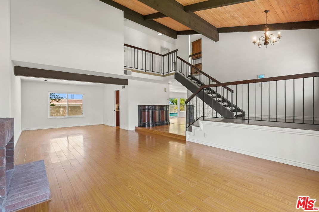 3236 N Sawtooth Ct, Thousand Oaks, CA 91362