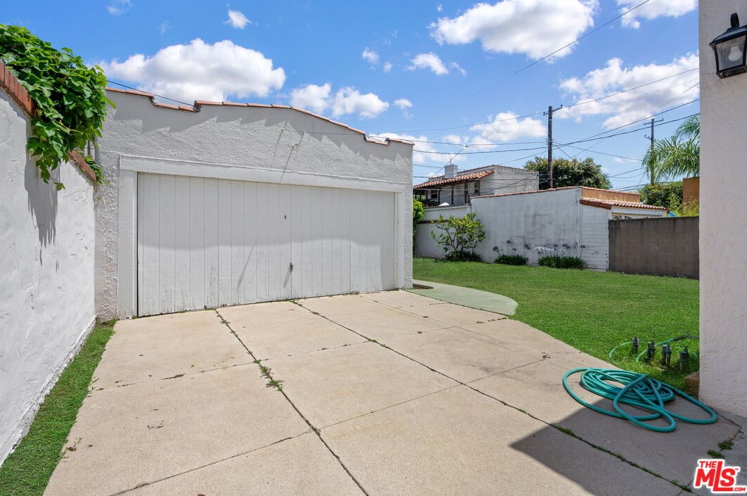 9025 Hargis St, Los Angeles CA  90034-1926 exterior
