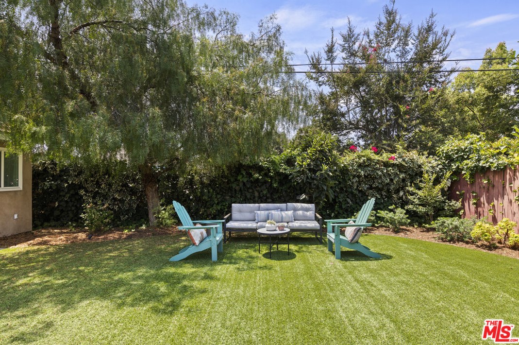 2806 Paloma St, Pasadena CA  91107-2743 exterior