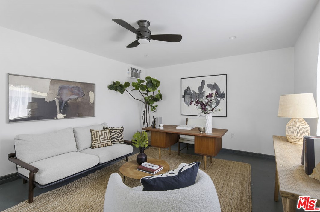 2806 Paloma St, Pasadena CA  91107-2743 exterior