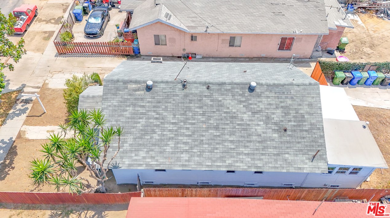 816 62nd St, Los Angeles CA  90001-1506 exterior