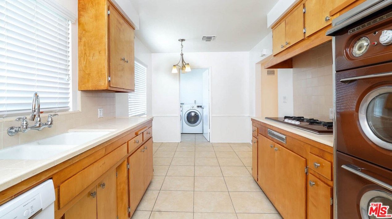 9064 Hubbard St, Los Angeles, CA 90232
