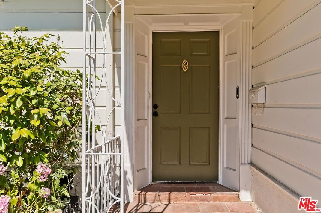 1216 Peck Dr, Los Angeles, CA 90035-1004
