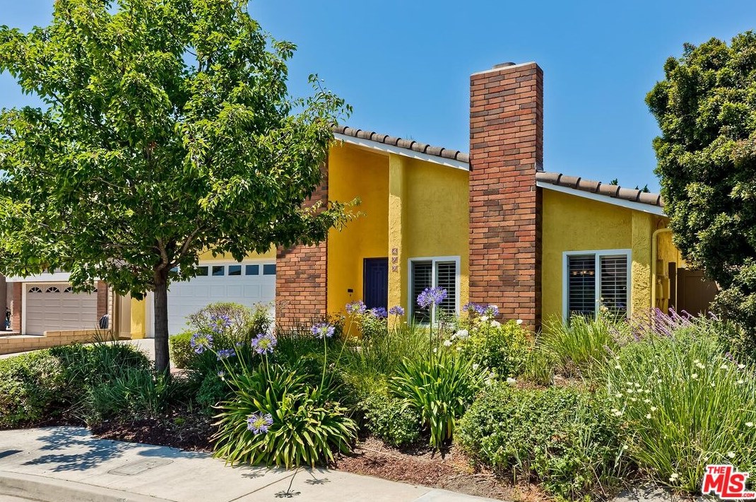 499 Blackhawk Dr, Thousand Oaks, CA 91320