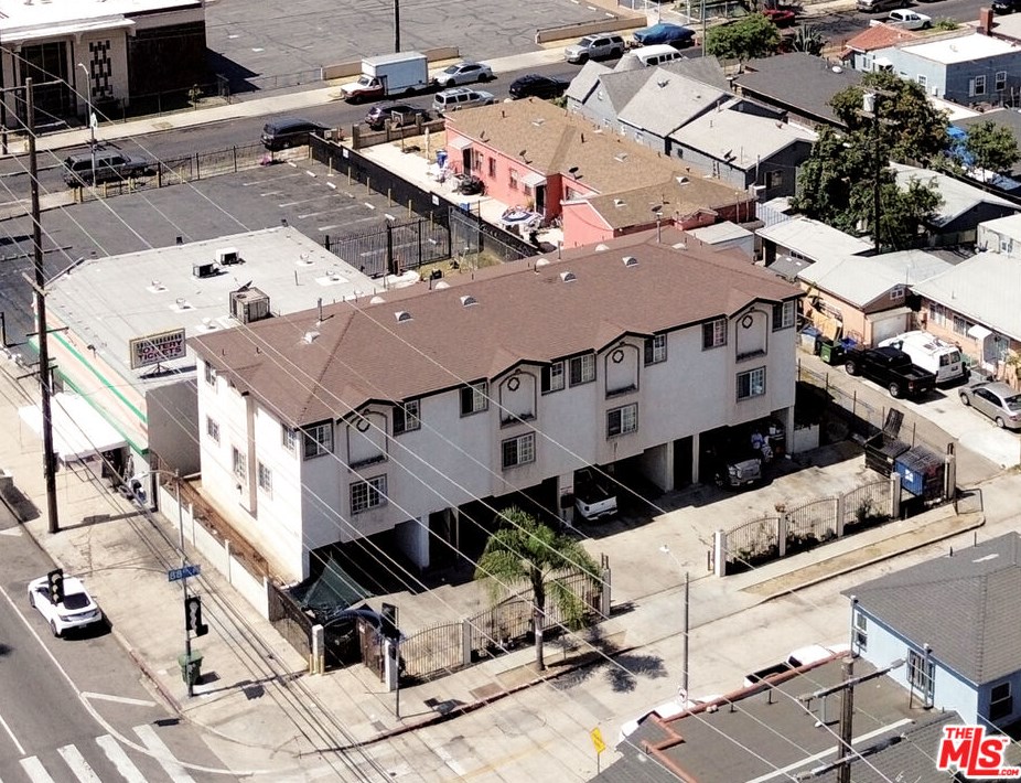 8823 Figueroa St, Los Angeles, CA 90003-3235