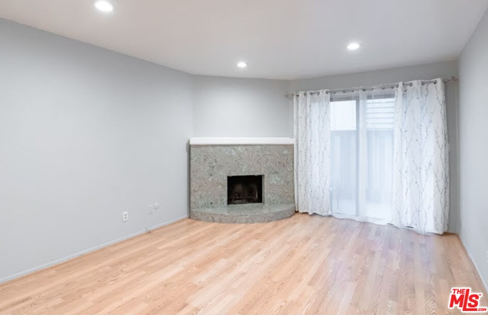 15511 Sherman Way #17, Van Nuys, CA 91406