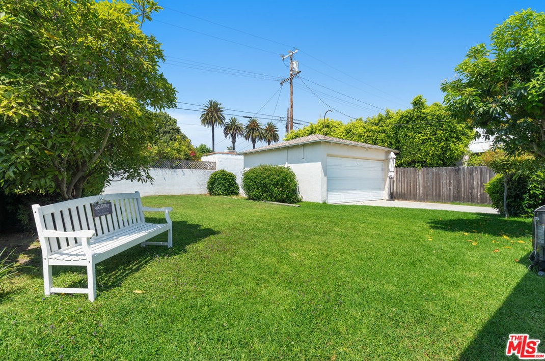 2227 Parnell Ave, Los Angeles CA  90064-2004 exterior