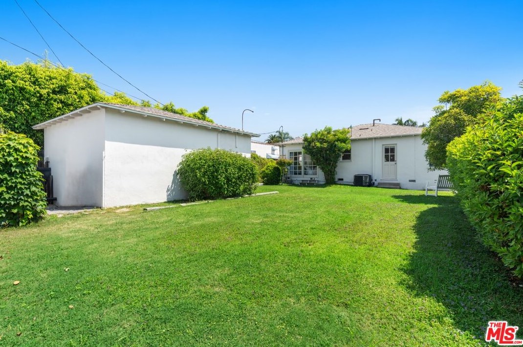 2227 Parnell Ave, Los Angeles CA  90064-2004 exterior
