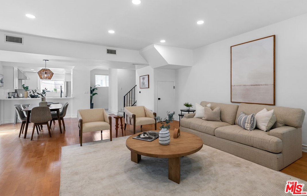 1227 Granville Ave, Los Angeles CA  90025-1691 exterior
